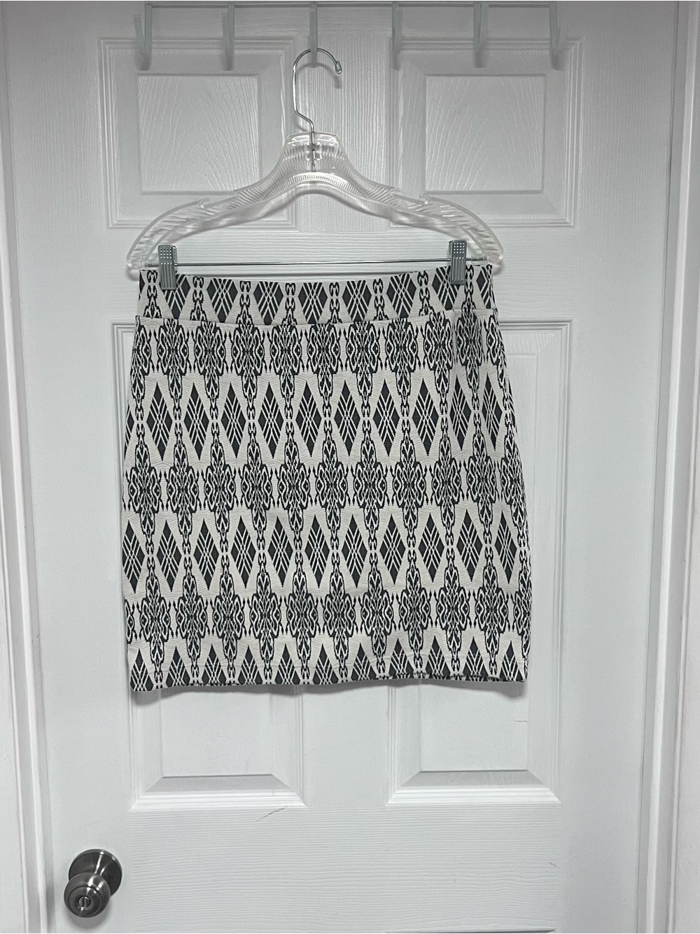 Renee C. Black & White Geometric Mini Pencil Skirt Size L